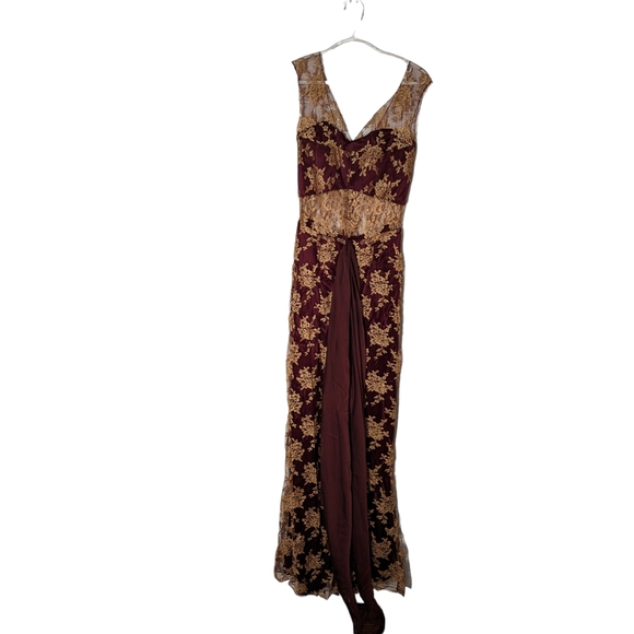 Stunning gold and merlot peek-a-boo dress by Canadian designer Ric Yuenn, size 6 - Picture 4 of 6